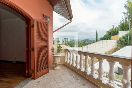 Casa à venda com 280m², 4 quartos e 6 vagas Casa à venda com 280m², 4 quartos e 6 vagasSacada do Quarto 1