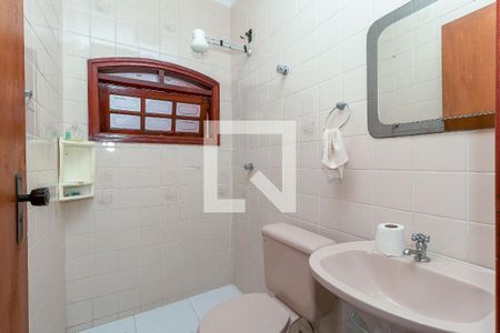Casa à venda com 280m², 4 quartos e 6 vagas Casa à venda com 280m², 4 quartos e 6 vagasBanheiro de Serviço