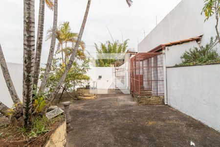 Casa à venda com 280m², 4 quartos e 6 vagas Casa à venda com 280m², 4 quartos e 6 vagasCanil