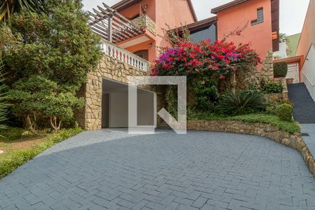 Casa à venda com 280m², 4 quartos e 6 vagas Casa à venda com 280m², 4 quartos e 6 vagasGaragem