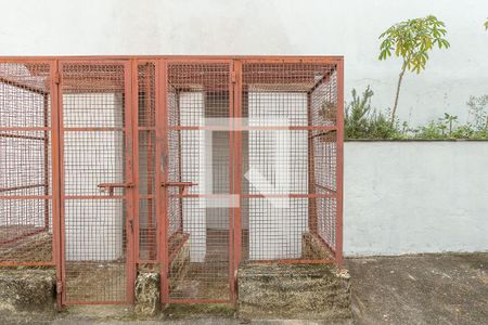 Casa à venda com 280m², 4 quartos e 6 vagas Casa à venda com 280m², 4 quartos e 6 vagasCanil