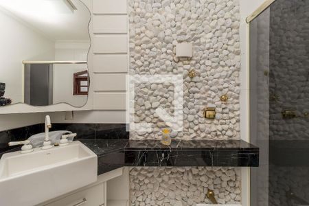 Casa à venda com 280m², 4 quartos e 6 vagas Casa à venda com 280m², 4 quartos e 6 vagasBanheiro da Suíte 1