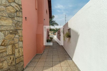 Casa à venda com 280m², 4 quartos e 6 vagas Casa à venda com 280m², 4 quartos e 6 vagasQuintal