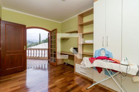 Casa à venda com 280m², 4 quartos e 6 vagas Casa à venda com 280m², 4 quartos e 6 vagasQuarto 1