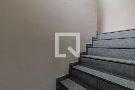 Escadas de casa à venda com 4 quartos, 210m² em Vila Moraes, São Paulo