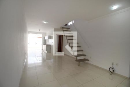 Sala de casa de condomínio para alugar com 3 quartos, 120m² em Jardim Golden Park Residence Ii, Sorocaba