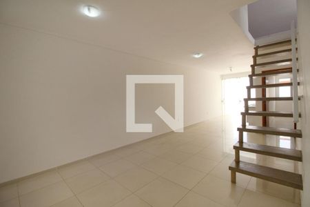 Sala de casa de condomínio para alugar com 3 quartos, 120m² em Jardim Golden Park Residence Ii, Sorocaba