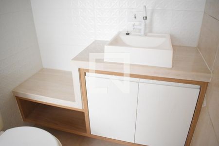 Banheiro da Suíte de casa para alugar com 2 quartos, 90m² em Cidade Industrial, Curitiba