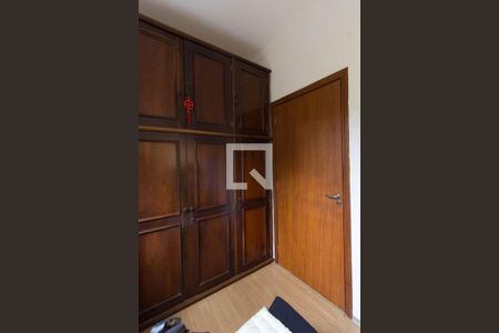 Casa de condomínio para alugar com 90m², 2 quartos e 2 vagas Casa de condomínio para alugar com 90m², 2 quartos e 2 vagasCloset