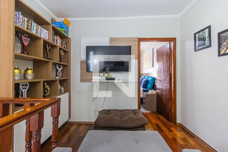 Sala de TV de casa à venda com 3 quartos, 300m² em Vila Camilopolis, Santo André