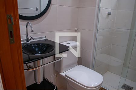 banheiro de apartamento à venda com 1 quarto, 53m² em Taquara, Rio de Janeiro