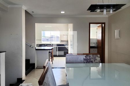 Sala de casa de condomínio à venda com 3 quartos, 170m² em Taboão, São Bernardo do Campo