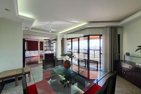 Apartamento à venda com 230m², 3 quartos e 4 vagasSala