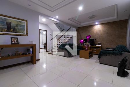 Sala de casa de condomínio à venda com 4 quartos, 200m² em Freguesia de Jacarepaguá, Rio de Janeiro
