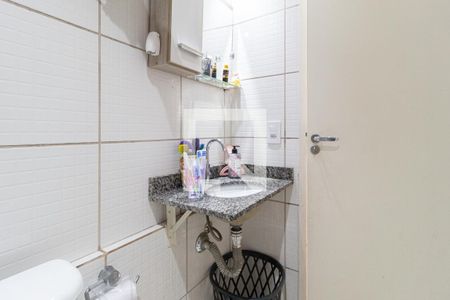 Banheiro de apartamento para alugar com 2 quartos, 48m² em Conceição, Osasco