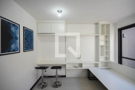 Sala / quarto de kitnet/studio para alugar com 1 quarto, 34m² em Vila Sônia, São Paulo