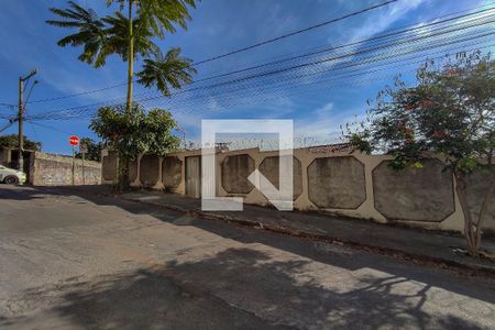 Casa de condomínio à venda com 51m², 2 quartos e 1 vaga Casa de condomínio à venda com 51m², 2 quartos e 1 vagaFachada