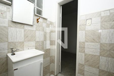 Banheiro de kitnet/studio para alugar com 1 quarto, 28m² em Centro, Rio de Janeiro