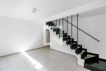 Casa à venda com 3 quartos, 132m² em Vila Cordeiro, São Paulo