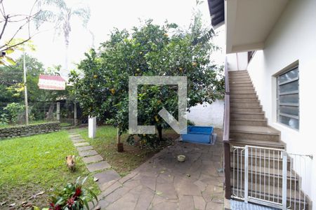 Casa para alugar com 370m², 4 quartos e 4 vagas Casa para alugar com 370m², 4 quartos e 4 vagasQuintal