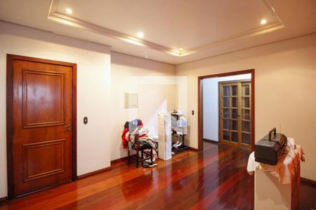 Casa para alugar com 370m², 4 quartos e 4 vagas Casa para alugar com 370m², 4 quartos e 4 vagasSala 2