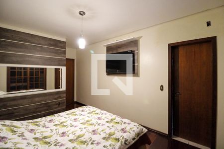 Casa para alugar com 370m², 4 quartos e 4 vagas Casa para alugar com 370m², 4 quartos e 4 vagasQuarto Suíte