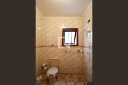 Casa para alugar com 370m², 4 quartos e 4 vagas Casa para alugar com 370m², 4 quartos e 4 vagasBanheiro Social