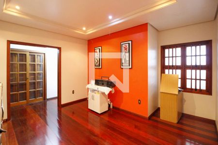 Casa para alugar com 370m², 4 quartos e 4 vagas Casa para alugar com 370m², 4 quartos e 4 vagasSala 2