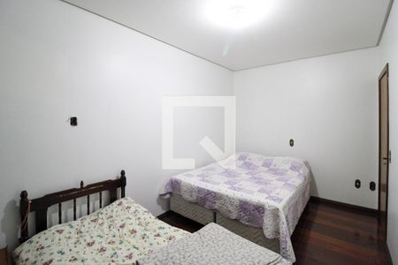 Casa para alugar com 370m², 4 quartos e 4 vagas Casa para alugar com 370m², 4 quartos e 4 vagasQuarto 2