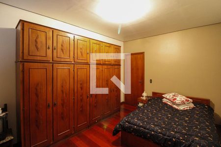 Casa para alugar com 370m², 4 quartos e 4 vagas Casa para alugar com 370m², 4 quartos e 4 vagasQuarto 1