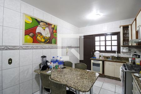Casa para alugar com 370m², 4 quartos e 4 vagas Casa para alugar com 370m², 4 quartos e 4 vagasCozinha