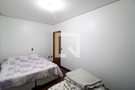 Casa para alugar com 370m², 4 quartos e 4 vagas Casa para alugar com 370m², 4 quartos e 4 vagasQuarto 2