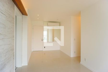 Sala de apartamento à venda com 2 quartos, 80m² em Barra da Tijuca, Rio de Janeiro