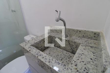 Pia do banheiro de apartamento para alugar com 1 quarto, 33m² em Chácara Santo Antônio (zona Sul), São Paulo