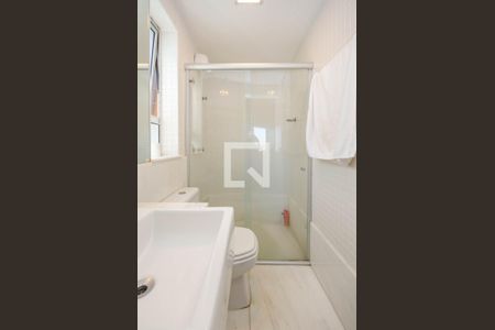 Apartamento para alugar com 70m², 1 quarto e 2 vagas Apartamento para alugar com 70m², 1 quarto e 2 vagasBanheiro da Suíte