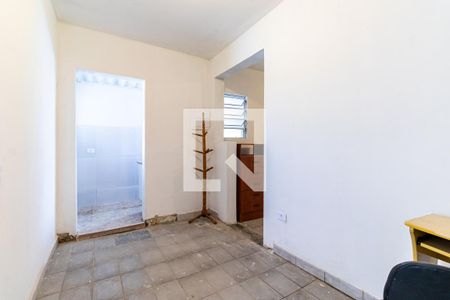 Casa de condomínio para alugar com 66m², 1 quarto e sem vagaSala