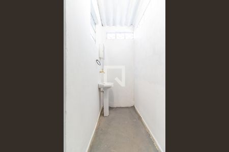 Banheiro de casa de condomínio para alugar com 1 quarto, 66m² em Socorro, São Paulo