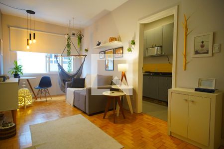 Sala  de apartamento para alugar com 1 quarto, 58m² em Auxiliadora, Porto Alegre