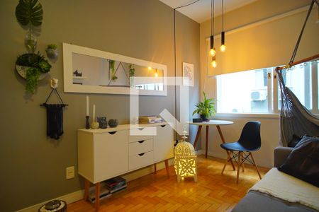 Sala  de apartamento para alugar com 1 quarto, 58m² em Auxiliadora, Porto Alegre