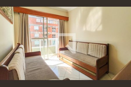 Sala de Estar de apartamento para alugar com 1 quarto, 55m² em Parque Enseada, Guarujá