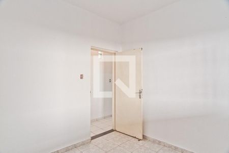 Quarto 2 de casa para alugar com 2 quartos, 70m² em Vila Zat, São Paulo