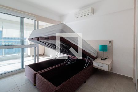 Suíte - cama baú de apartamento à venda com 1 quarto, 57m² em Pinheiros, São Paulo