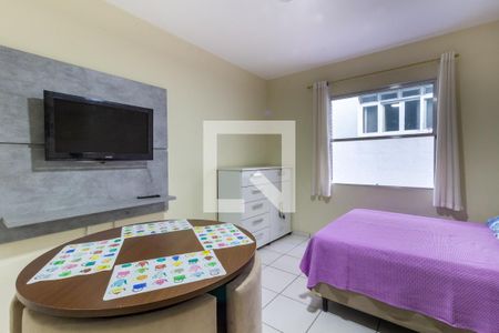 Sala/quarto de kitnet/studio para alugar com 1 quarto, 30m² em Guilhermina, Praia Grande