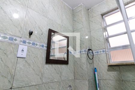 Detalhe do banheiro de kitnet/studio para alugar com 1 quarto, 30m² em Guilhermina, Praia Grande