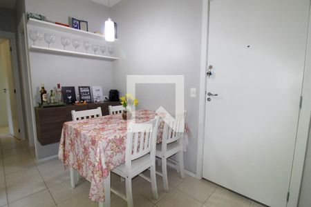 Sala de apartamento para alugar com 2 quartos, 55m² em Del Castilho, Rio de Janeiro