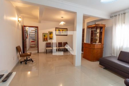 Sala de casa à venda com 3 quartos, 225m² em Ferreira, São Paulo