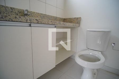 Banheiro quarto 1 suite de apartamento à venda com 2 quartos, 57m² em Bom Jesus, Porto Alegre