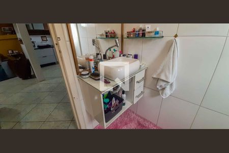 Casa à venda com 125m², 2 quartos e 1 vaga Casa à venda com 125m², 2 quartos e 1 vagaBanheiro