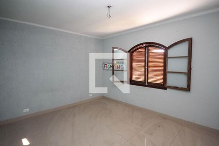 Quarto de casa para alugar com 3 quartos, 300m² em Vila Margarida, São Paulo