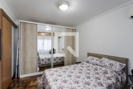 Quarto 1 de apartamento à venda com 2 quartos, 70m² em São Sebastião, Porto Alegre